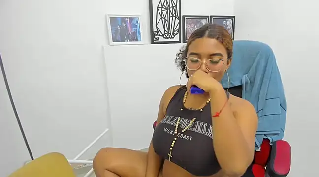 Sofia Boobs19 online show from 01.14.25
