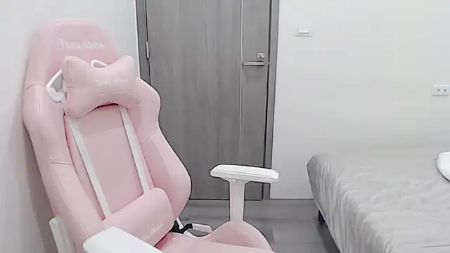 minnie9009 online show from 10.31.25