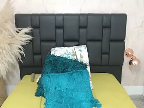 RAICHELLCOOPER1 online show from 01.11.25