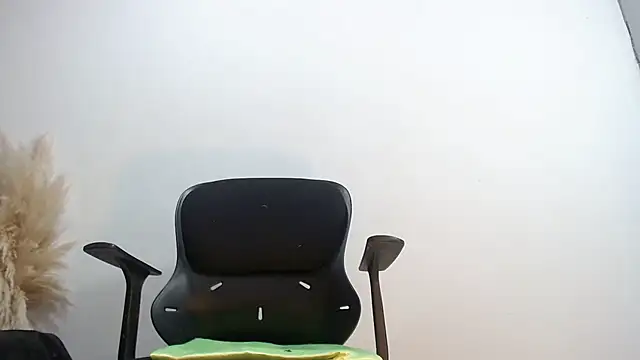 RAICHELLCOOPER1 online show from 09.09.25