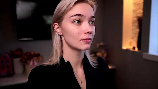 ileanacampbe online show from 01.14.25