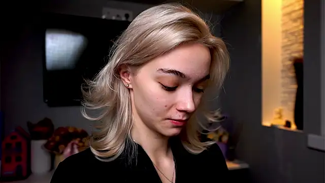 ileanacampbe online show from 01.17.25