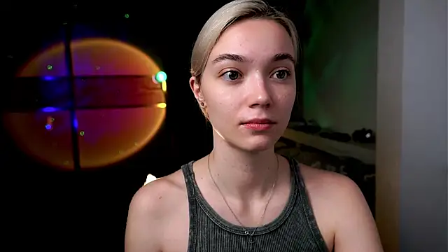 ileanacampbe online show from 03.17.25