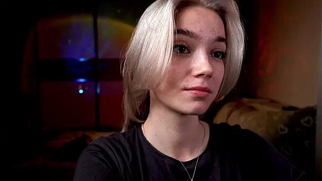 ileanacampbe online show from 03.19.25