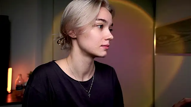 ileanacampbe online show from 03.21.25