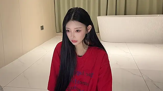 Snapshot of muyan_00 chatting on 10.23.25 muyan 00 online show from 10.23.25