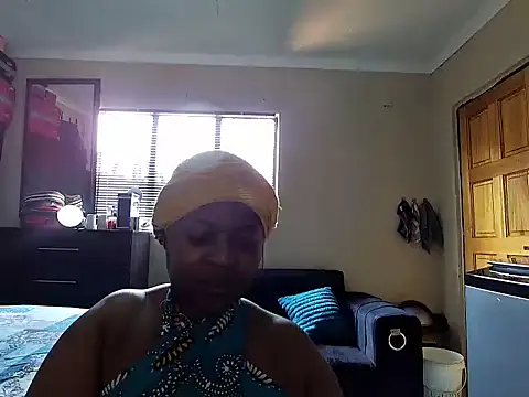Snapshot of fatass2twerk225 chatting on 09.22.25 fatass2twerk225 online show from 09.22.25