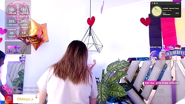 Snapshot of NyxAndria_1 chatting on 09.28.25 NyxAndria 1 online show from 09.28.25