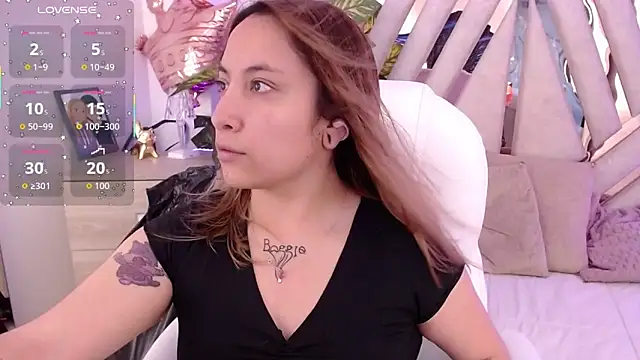 Snapshot of NyxAndria_1 chatting on 10.02.25 NyxAndria 1 online show from 10.02.25