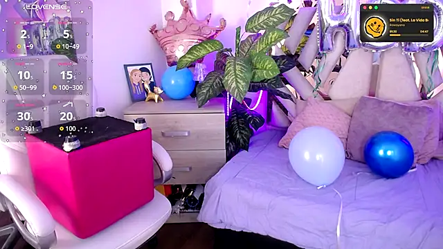 Snapshot of NyxAndria_1 chatting on 10.09.25 NyxAndria 1 online show from 10.09.25