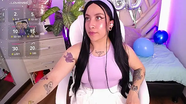 Snapshot of NyxAndria_1 chatting on 10.12.25 NyxAndria 1 online show from 10.12.25