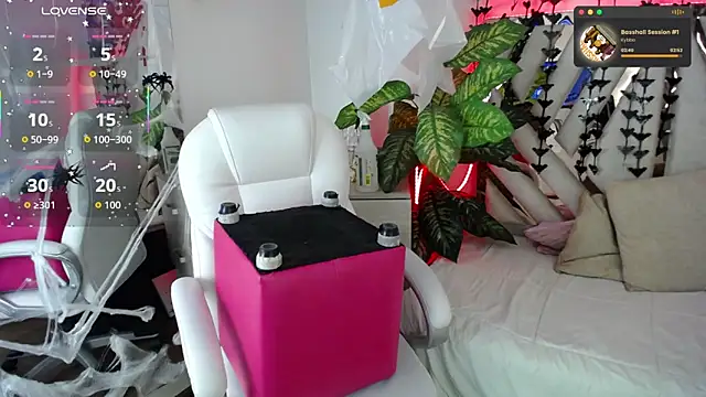 Snapshot of NyxAndria_1 chatting on 10.16.25 NyxAndria 1 online show from 10.16.25