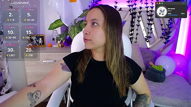 Snapshot of NyxAndria_1 chatting on 10.24.25 NyxAndria 1 online show from 10.24.25