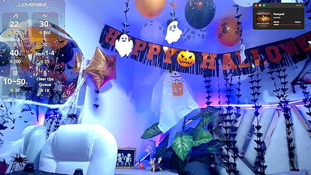 Snapshot of NyxAndria_1 chatting on 10.28.25 NyxAndria 1 online show from 10.28.25