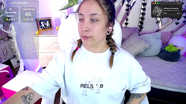 Snapshot of NyxAndria_1 chatting on 11.02.25 NyxAndria 1 online show from 11.02.25