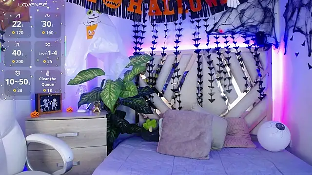 Snapshot of NyxAndria_1 chatting on 11.05.25 NyxAndria 1 online show from 11.05.25