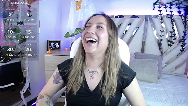 Snapshot of NyxAndria_1 chatting on 11.12.25 NyxAndria 1 online show from 11.12.25