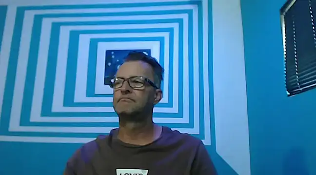 itsmeyes69 online show from 01.24.25