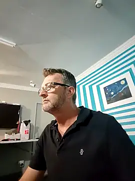 itsmeyes69 online show from 01.29.25