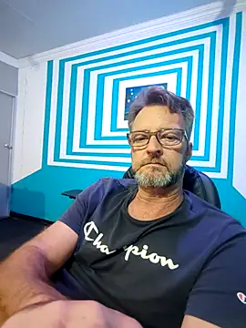 itsmeyes69 online show from 02.17.25