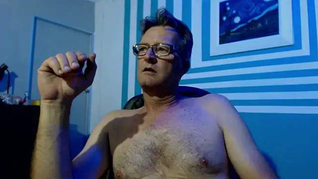 itsmeyes69 online show from 02.28.25