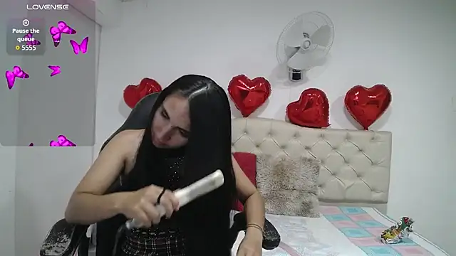 Snapshot of Maylin_horny19 chatting on 10.05.25 Maylin horny19 online show from 10.05.25