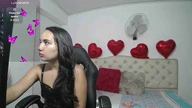 Snapshot of Maylin_horny19 chatting on 10.11.25 Maylin horny19 online show from 10.11.25