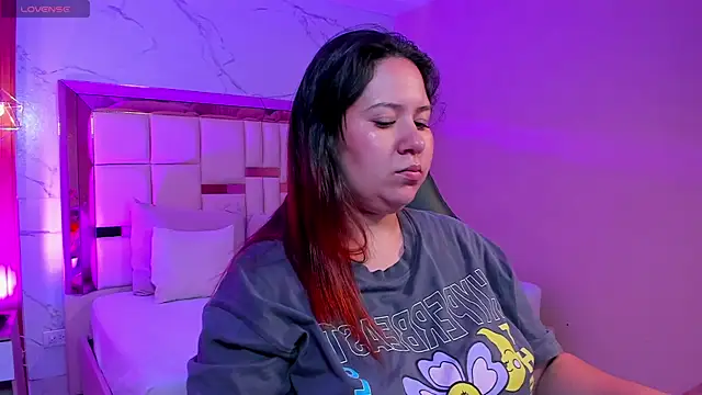 Snapshot of zoes_milee chatting on 04.29.26 zoes milee online show from 04.29.26
