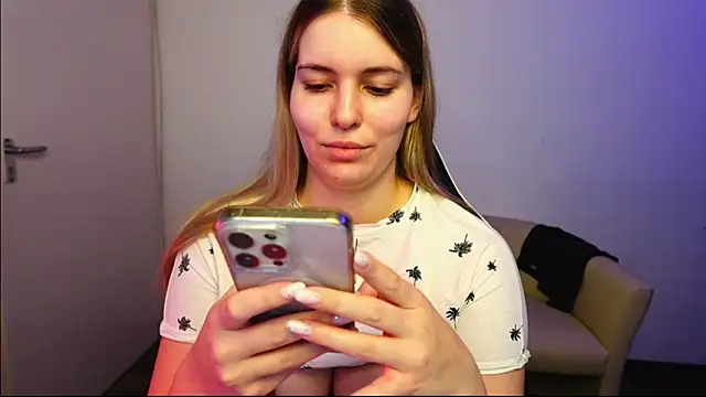 ShyHotNerd online show from 10.12.25