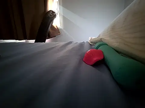 Snapshot of Rzemtsefg chatting on 10.05.25 Rzemtsefg online show from 10.05.25