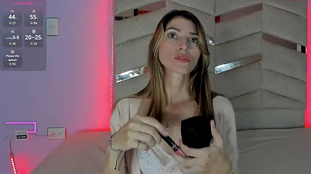 Snapshot of RubiSharqui_ chatting on 10.16.25 RubiSharqui online show from 10.16.25