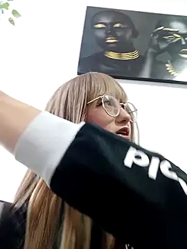 SussanHottye1  online show from 01.23.25