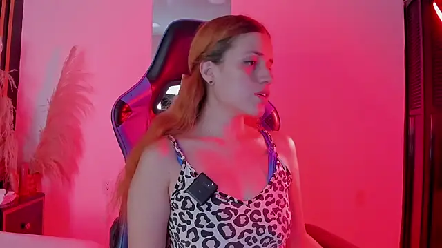 Snapshot of alliss_ginger_ chatting on 10.11.25 alliss ginger online show from 10.11.25