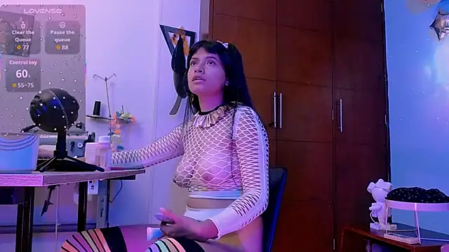 Mattilda 18 online show from 10.18.25