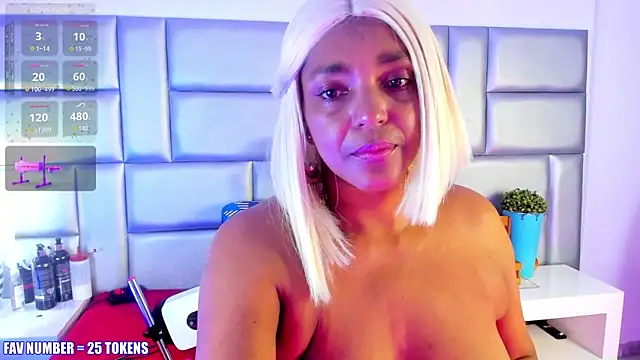 LovelyNickii online show from 11.23.25