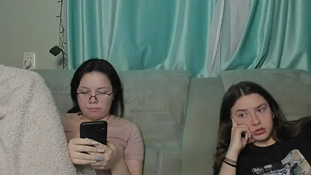 Snapshot of honey_love_honeyy chatting on 01.13.25 honey love honeyy online show from 01.13.25