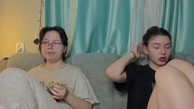 Snapshot of honey_love_honeyy chatting on 01.15.25 honey love honeyy online show from 01.15.25