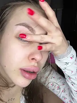 Snapshot of BeatriceXCute chatting on 02.01.25 BeatriceXCute online show from 02.01.25