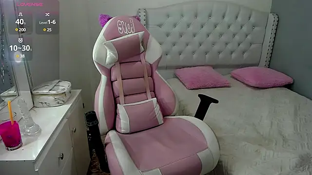 Snapshot of Alana_ponsee chatting on 01.26.25 Alana ponsee online show from 01.26.25