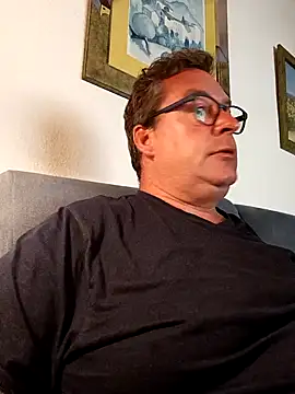 Snapshot of MountJohnXL chatting on 01.28.25 MountJohnXL online show from 01.28.25