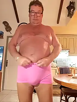 Snapshot of MountJohnXL chatting on 02.10.25 MountJohnXL online show from 02.10.25