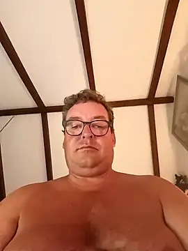 Snapshot of MountJohnXL chatting on 02.12.25 MountJohnXL online show from 02.12.25