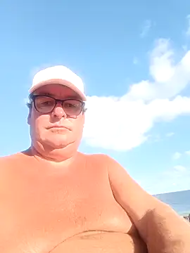 Snapshot of MountJohnXL chatting on 03.03.25 MountJohnXL online show from 03.03.25