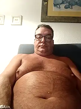 Snapshot of MountJohnXL chatting on 03.04.25 MountJohnXL online show from 03.04.25