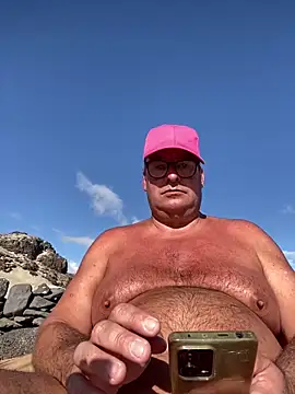 Snapshot of MountJohnXL chatting on 12.20.25 MountJohnXL online show from 12.20.25