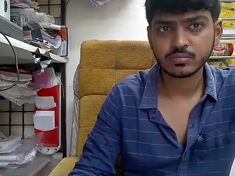 Snapshot of cute_modell chatting on 09.17.25 cute modell online show from 09.17.25