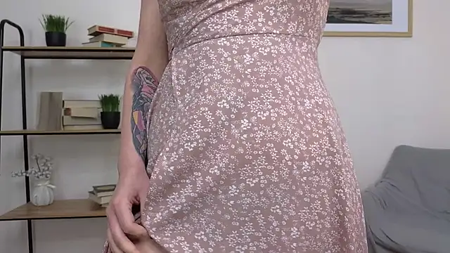 Snapshot of Bonnie_White chatting on 02.08.25 Bonnie White online show from 02.08.25