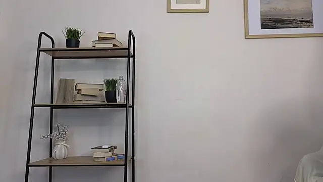 Snapshot of Bonnie_White chatting on 02.17.25 Bonnie White online show from 02.17.25