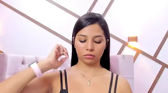 Snapshot of CharlotteGraay chatting on 01.23.25 CharlotteGraay online show from 01.23.25