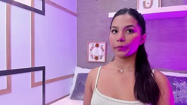 Snapshot of CharlotteGraay chatting on 03.06.25 CharlotteGraay online show from 03.06.25